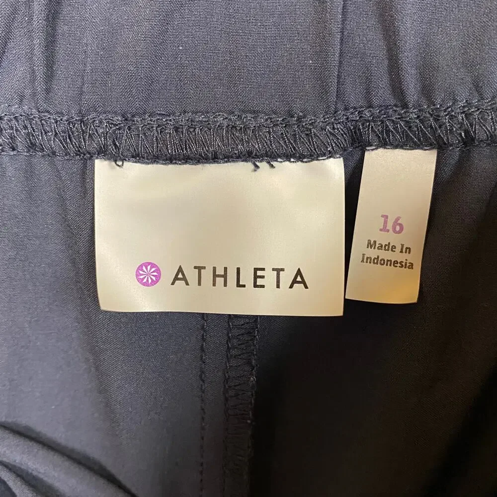 Athleta Destination Navy Blue Shorts Size 16